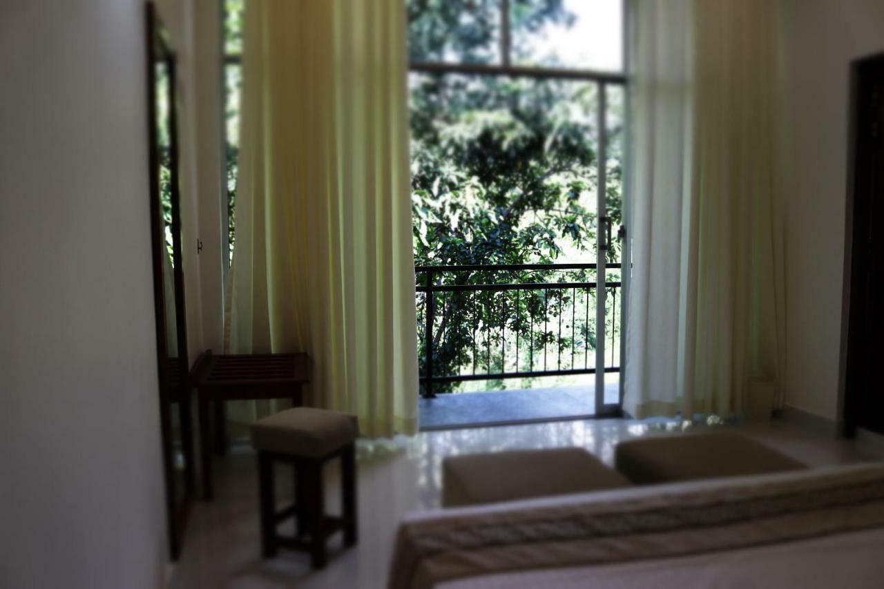 Hill Country Villa แคนดี้ ภายนอก รูปภาพ